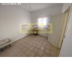 SE VENDE FABULOSA CASA TERRERA EN EL DESIERTO (GRANADILLA DE ABONA.)