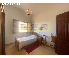 Se vende casa antigua en Guía de Isora.