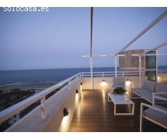 Fabuloso ÁTICO - DUPLEX frente al mar, espectacular terraza, vivienda de lujo.