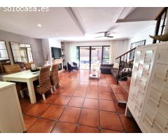 Chalet adosado impecable estado, en zona residencial de San Juan de Alicante