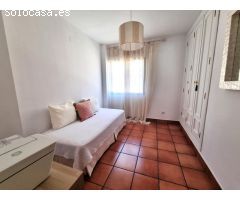 Chalet adosado impecable estado, en zona residencial de San Juan de Alicante