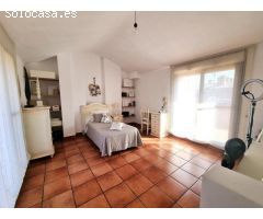 Chalet adosado impecable estado, en zona residencial de San Juan de Alicante