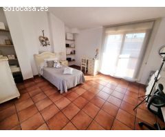 Chalet adosado impecable estado, en zona residencial de San Juan de Alicante