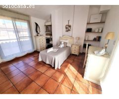 Chalet adosado impecable estado, en zona residencial de San Juan de Alicante