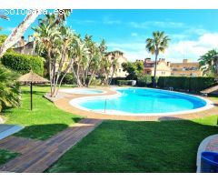 Chalet adosado impecable estado, en zona residencial de San Juan de Alicante