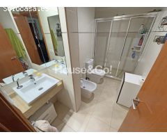 Dúplex semi-nuevo en centro-playa!