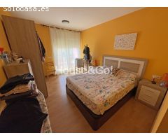 Dúplex semi-nuevo en centro-playa!
