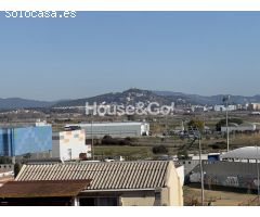 Dúplex semi-nuevo en centro-playa!