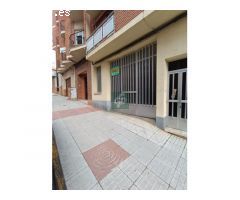 Casa con gran garaje o local