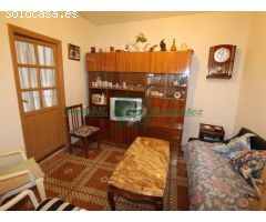 Casa con gran garaje o local