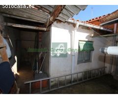 Casa con gran garaje o local