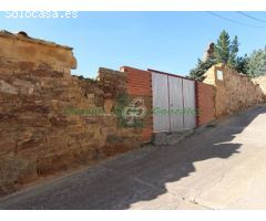Casa con gran garaje o local