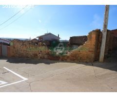 Casa con gran garaje o local