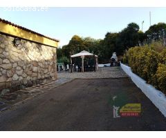 Chalet situado en Sierra de Fuentes. Urbanización.