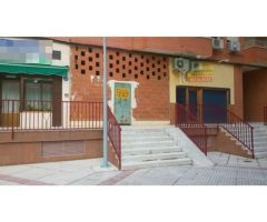 LOCAL CON FACHADA A LA PLAZOLETA DE AVDA MOCTEZUMA