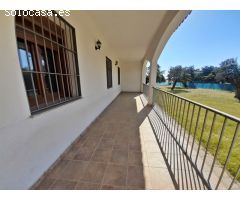 CHALET EN EL MONTE DEL CASAR CON PISCINA Y PISTA DEPORTIVA.