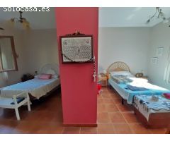 CHALET EN EL MONTE DEL CASAR CON PISCINA Y PISTA DEPORTIVA.