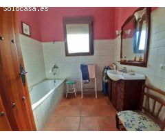 CHALET EN EL MONTE DEL CASAR CON PISCINA Y PISTA DEPORTIVA.