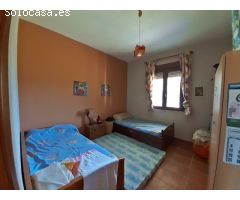 CHALET EN EL MONTE DEL CASAR CON PISCINA Y PISTA DEPORTIVA.