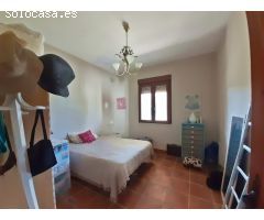 CHALET EN EL MONTE DEL CASAR CON PISCINA Y PISTA DEPORTIVA.