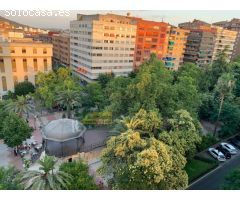 EXCELENTE APARTAMENTO DE ESQUINA EN EL CENTRO DE CÁCERES, CON VISTAS FANTÁSTICAS
