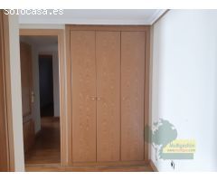 EXCELENTE APARTAMENTO DE ESQUINA EN EL CENTRO DE CÁCERES, CON VISTAS FANTÁSTICAS