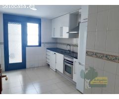EXCELENTE APARTAMENTO DE ESQUINA EN EL CENTRO DE CÁCERES, CON VISTAS FANTÁSTICAS