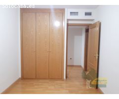 EXCELENTE APARTAMENTO DE ESQUINA EN EL CENTRO DE CÁCERES, CON VISTAS FANTÁSTICAS