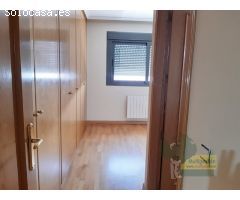 EXCELENTE APARTAMENTO DE ESQUINA EN EL CENTRO DE CÁCERES, CON VISTAS FANTÁSTICAS