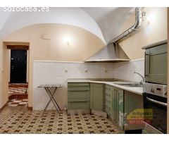 PRECIOSA CASA CON JARDIN y GARAJE