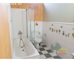 PRECIOSA CASA CON JARDIN y GARAJE