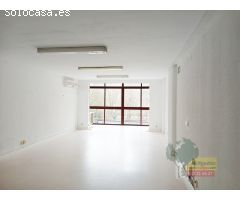 OFICINA CON VISTAS A CANOVAS