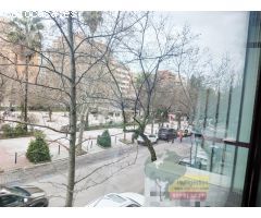OFICINA CON VISTAS A CANOVAS