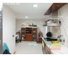 MAGNIFICO PISO EN CANOVAS CON PISCINA Y PISTAS DE PADEL.
