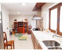 MAGNIFICO PISO EN CANOVAS CON PISCINA Y PISTAS DE PADEL.