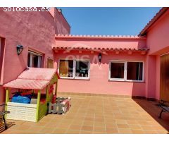 MAGNÍFICA FINCA CON 3 PROPIEDADES INDEPENDIENTES Y GRAN JARDÍN