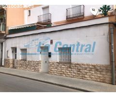 Planta baja en venta junto a la plaza de la Inmaculada de Remolins