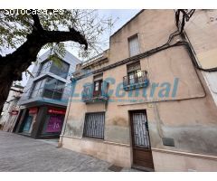 Casa en venta en el centro de Jesús con mucho carácter y mucho potencial.