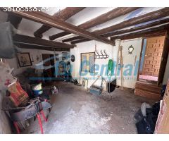 ¡Oportunidad única en Prat de Compte! Casa en venta para reformar