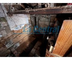 ¡Oportunidad única en Prat de Compte! Casa en venta para reformar