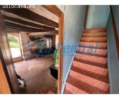 ¡Oportunidad única en Prat de Compte! Casa en venta para reformar