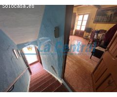 ¡Oportunidad única en Prat de Compte! Casa en venta para reformar