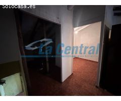 ¡Oportunidad única en Prat de Compte! Casa en venta para reformar