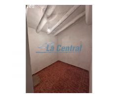 ¡Oportunidad única en Prat de Compte! Casa en venta para reformar