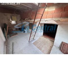 ¡Oportunidad única en Prat de Compte! Casa en venta para reformar