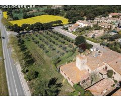 Hotel - Restaurante en venta, masía fortificada del siglo XIV en la Costa Brava
