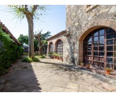 Hotel - Restaurante en venta, masía fortificada del siglo XIV en la Costa Brava