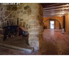 Hotel - Restaurante en venta, masía fortificada del siglo XIV en la Costa Brava