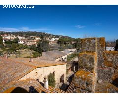 Hotel - Restaurante en venta, masía fortificada del siglo XIV en la Costa Brava