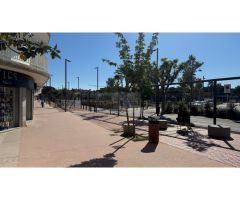Local Comercial en Alquiler en el centro comercial de Platja dAro, para
